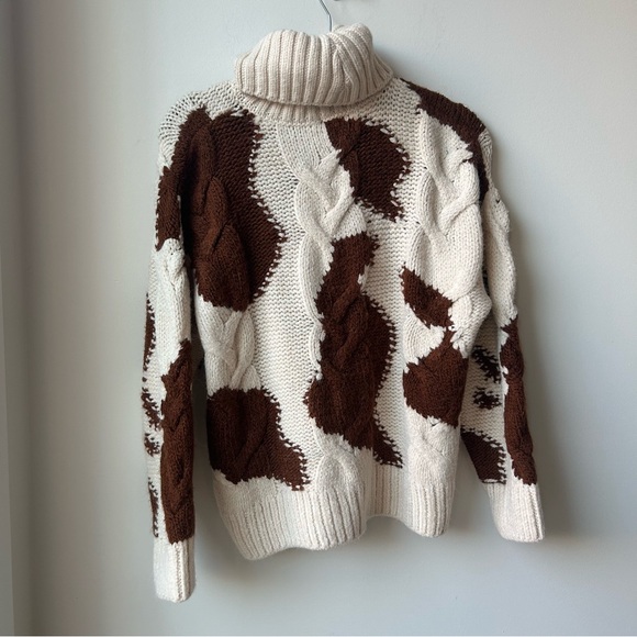 Patchy Braided Cable-Knit Turtleneck Sweater - Picture 5 of 9